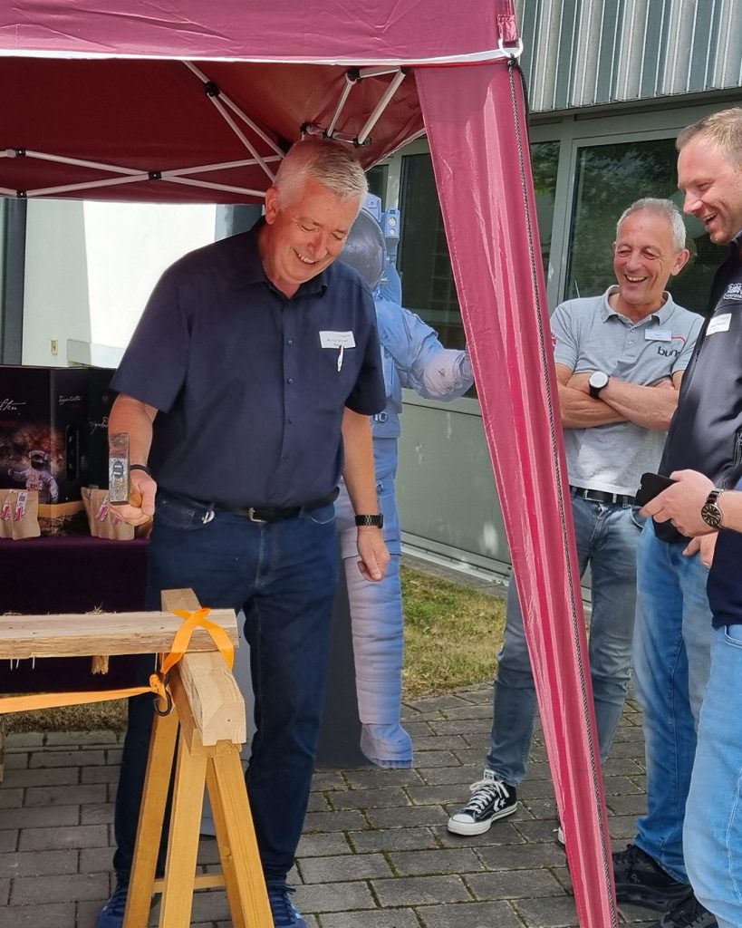 Südbund Miarbeiter an ihrem Stand beim Holzakzente Sommerfest 2026