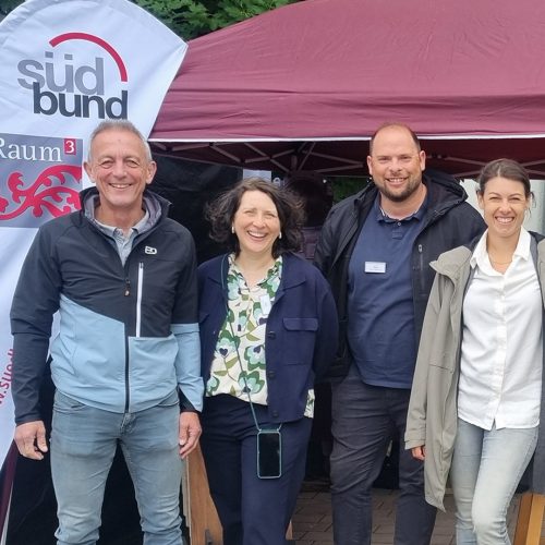 Südbund Miarbeiter an ihrem Stand beim Holzakzente Sommerfest 2026